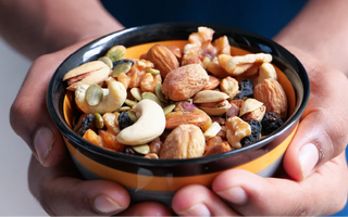 3 Tips to Weight Loss with Portion Control & Nuts